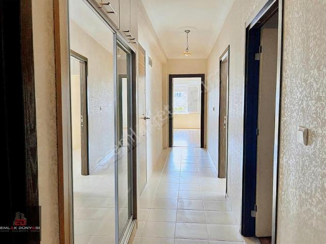 Asansörlü Ayrı Mutfaklı Geniş 2+1 3 balkon 2 wc D.gaz Kapıda