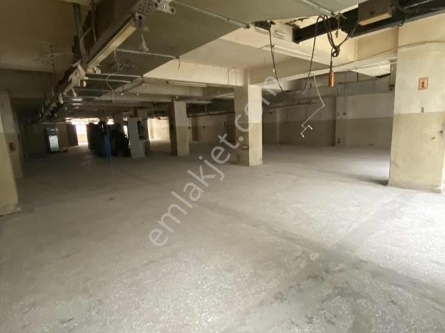 Asansörlü Binada Çift Cepheli. 2.kat 500 M2 Kiralık İş Yeri