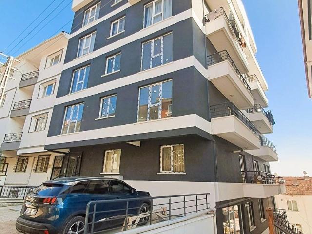 ASANSÖRLÜ YENİ BİNA ÖN CEPHE 2+1 DAİRE