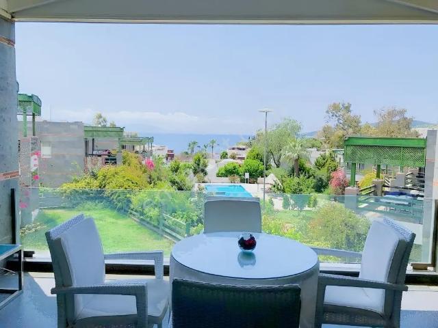 Asarlık'ta Deniz Manzaralı, 4.5+1 Ust Kat Daire