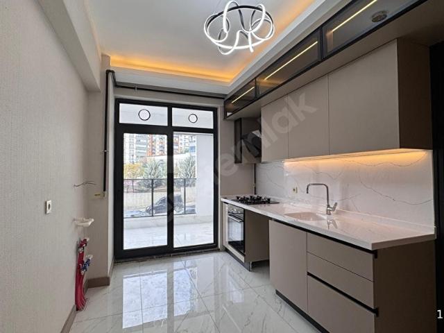 ASİL GAYRİMENKULDEN TERAS BALKON YERDEN ISITMA 2+1 DAİRE