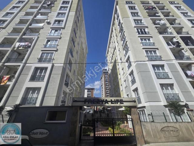 Asia'dan Metroya Adım Mesafesinde Geniş 1+1 Daire