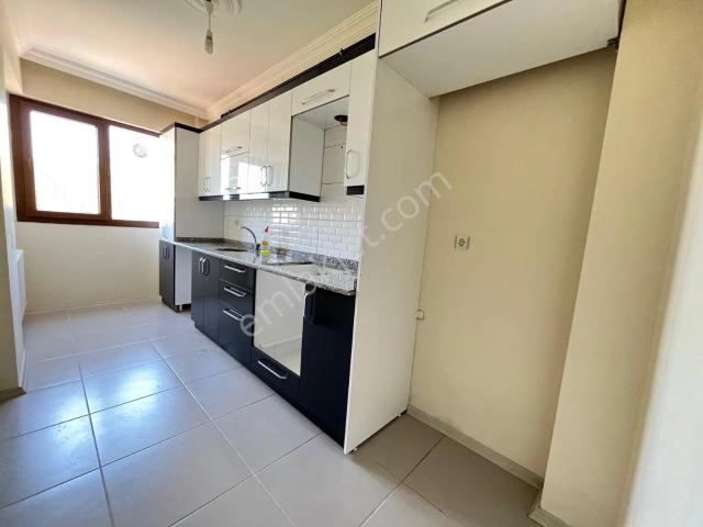 Asil Emlak'tan Muradiye Mah'sinde 2+1 Kiralık Daire