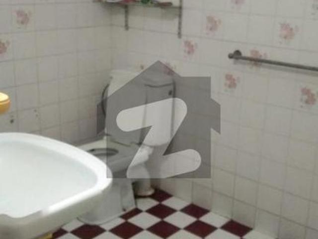 Askari 5 available for rent 3 bedroom attached washroom Askari 5