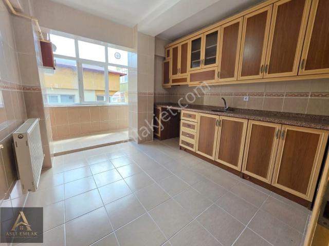Aslı Emlak'tan Gazi Mah 2+1 İkinci Kat,120m2
