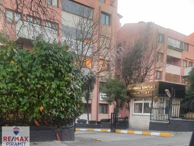 Aslı Sayar'dan Satılık 1+1 İşbankası Konutları Acıbadem !