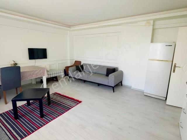 Aslı Yüce Den Üniversiteye Yakın Eşyalı Kiralık 1+1 Daire