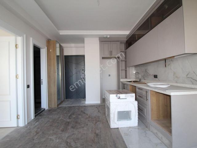 Aslan'dan Mezitli De Havuzlu Site İçi Geniş Peyzajlı Kiralık 1+1