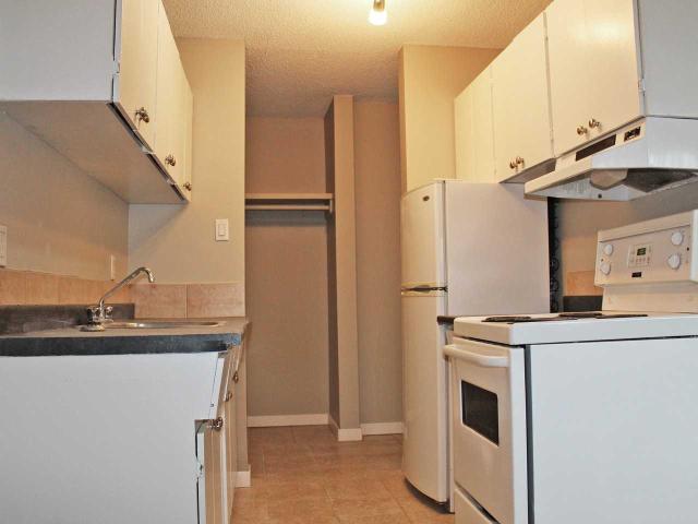 Aspen Apartments Studio Apartment for Rent at 12207 82 St Nw, Edmonton, AB T5B 2W9 Elmwood Park