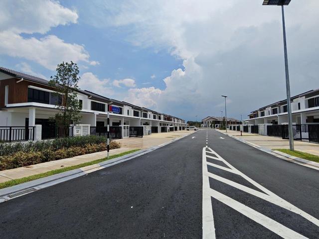 Aspira Lakehome Phase 4 Double Storey 24x75 Free Clubhouse Near Tuas