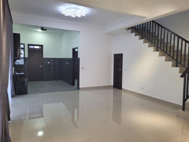 Aspira Parkhome Gelang Patah End Lot For Rent 4R3B Extra Side Land