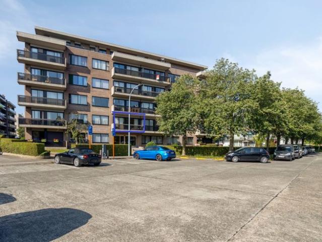 Rustig gelegen appartement met twee terrassen te Assebroek
