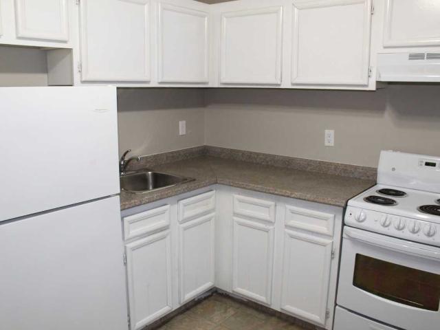 Assiniboine 1 Bedroom Apartment for Rent at 14 Assiniboine Dr, Saskatoon, SK S7K 1H2 River Heights