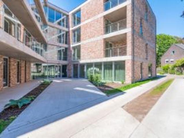 Assistentiewoning met 1 slpk, terras en autostandplaats