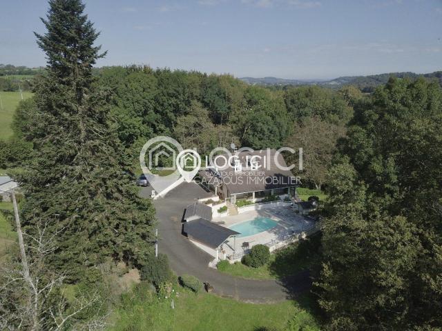 Asson Vente Maison T6 avec piscine sur 2 hectares 134m² Asson