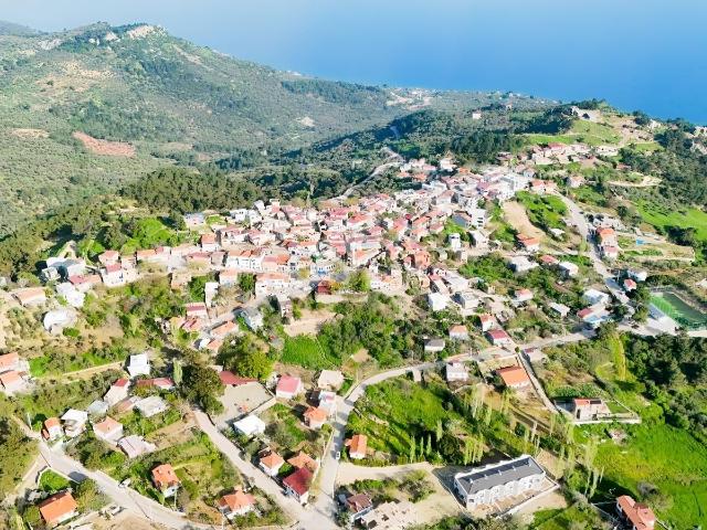 Assos Sazlı Köyünde 3+1 Müstakil Taş Ev