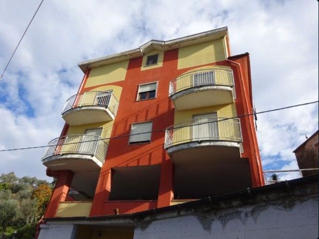 ASTA Montecorvino Rovella Via Tommaso deNapoli appartamento 5 vani con giadino