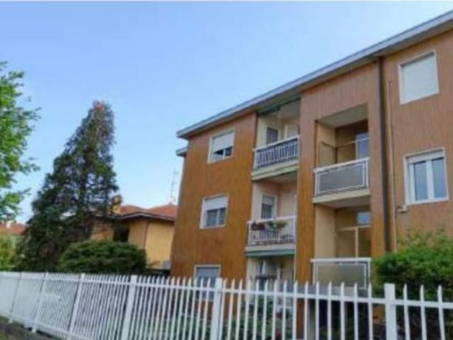 ASTA OCCASIONE: ARLUNO MI VIA DEL CARSO trilocale, cantina e box