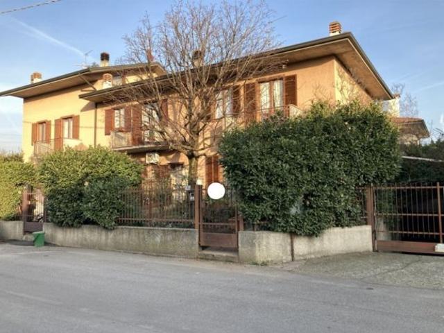 ASTA GIUDIZIARIA – VILLETTA A SCHIERA A SERIATE BG – 145 MQ + BOX 50 MQ