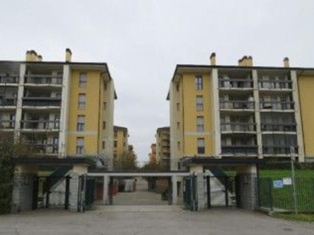 ASTA: Rozzano MI, Via della Cooperazione/via Volontariato appartamento+ acc