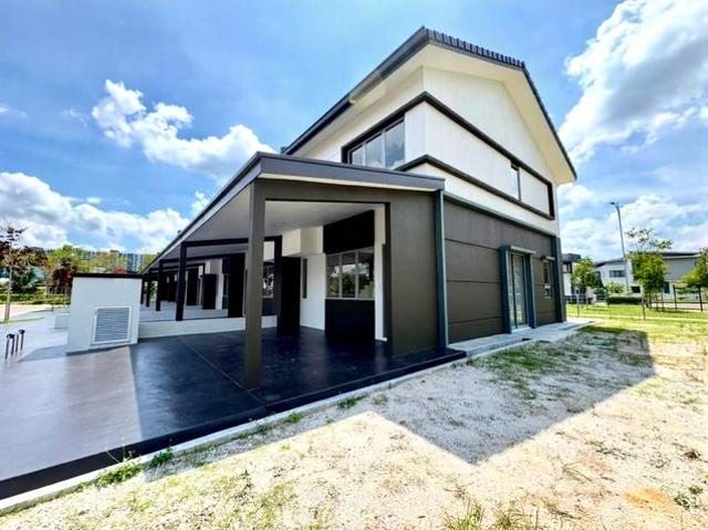 Astella 2 Storey Terrace House At DIsland Residence At Puchong