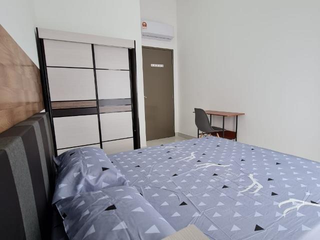 Astetica residence @ seri kembangan medium room female unit