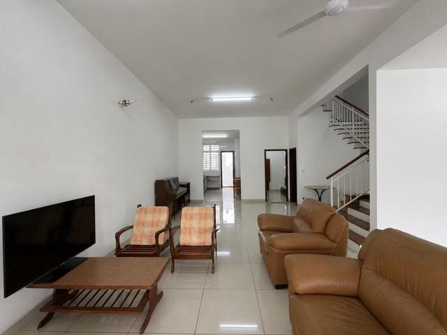 Aston Timur 3 Storey Terrace BM 6 ROOMS Gated Guarded