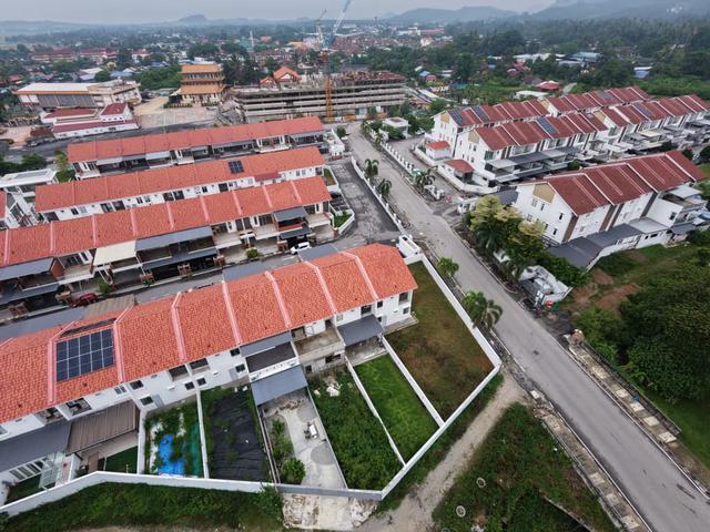 Aston Barat Residence GGuarded Giant Large Land Terrace House Cheaper