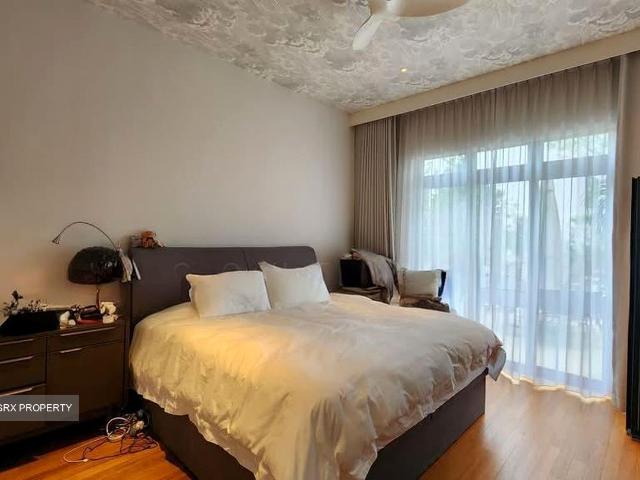 Astrid Meadows D10, Condominium