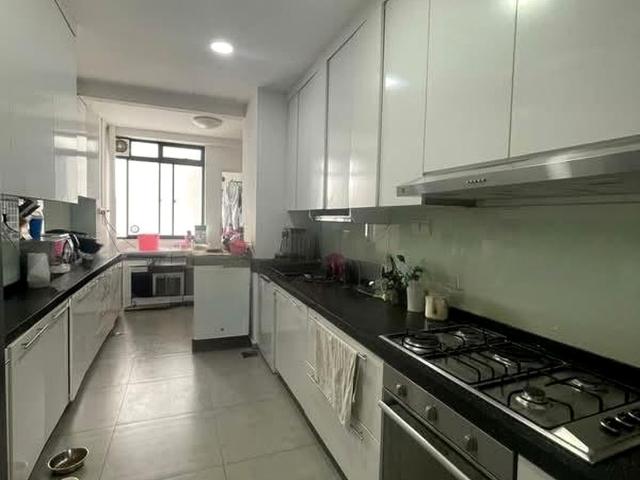 Astrid Meadows D10, Condominium