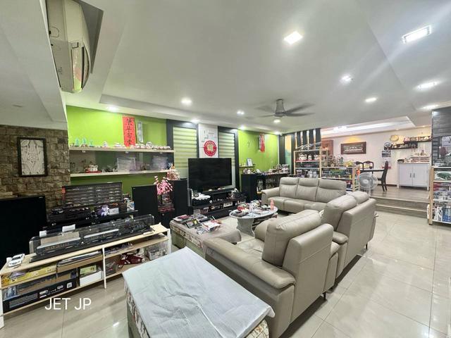 Asura Bukit Tinggi 2 Limited Unit Fully Renovated Extended Front back
