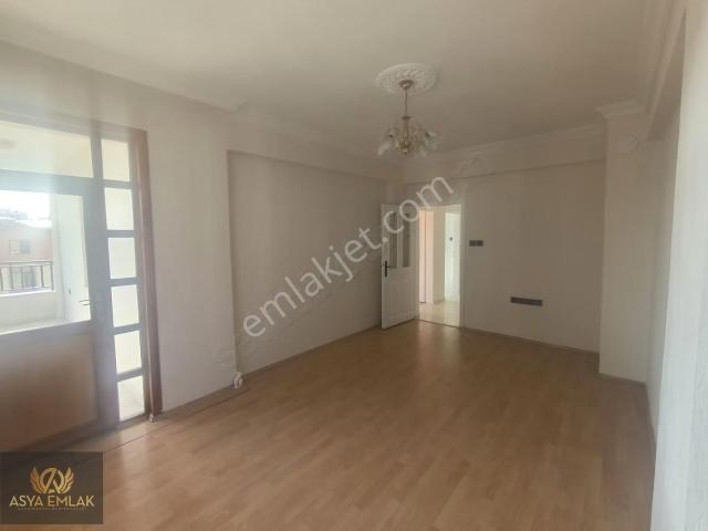Asya Emlak'tan Fetih Caddesinde Kiralık 3+1 Arakat Daire
