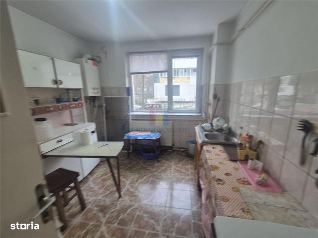 AP 4 camere, Hipodrom, Parter+Balcon, Confort 1 81 mp, 2 gr sanitare