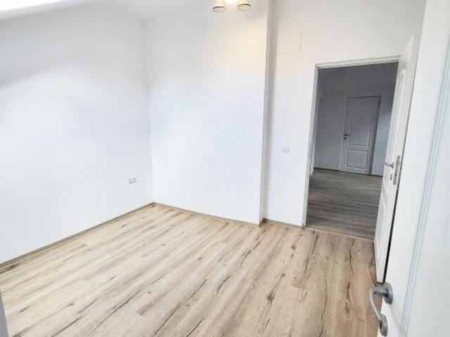 AP. 4 camere ploiești ultracentral, hale catedrală, birou/locuință