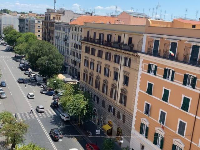 AP 788 9 CAMERE VIA COLA DI RIENZO