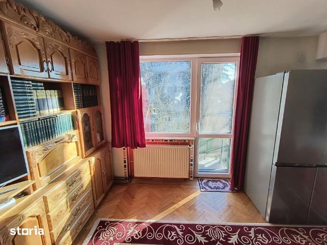 Ap. 2 cam, Cornisa, mobillat/utilat
