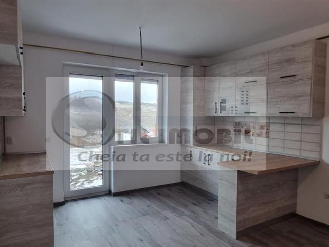 Ap 2 camere + Teren 40mp zona Rediu