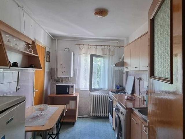 ap. 2 camere ultracentral Curtea de Arges de inchiriat