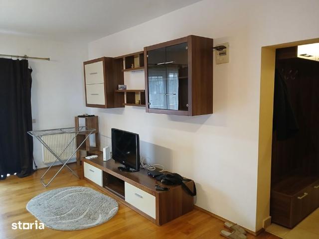 Ap. 2 camere decomandate, cu parcare, in spate la VIVO