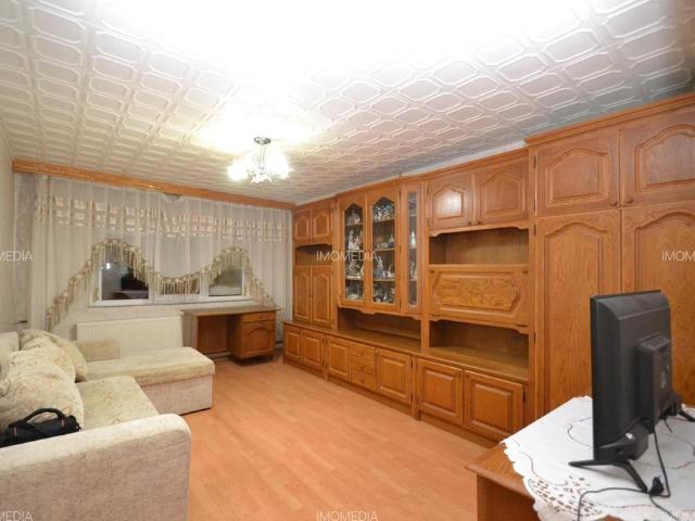 ap.2 camere, et.2, zona Aradului
