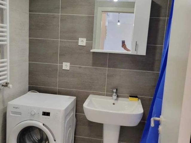 AP. 2 CAMERE HERCESA VIVENDA, PARCARE INCLUSA, BLOC NOU, MODERN