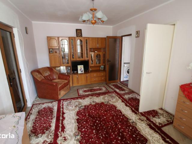 Ap. 2camere Tiglina 1, etaj 3, geam baie, centrala termica