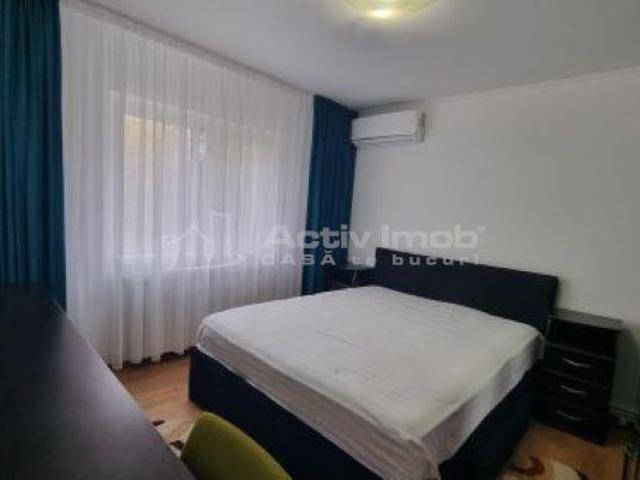 Ap 3 cam 70mp Piata Mare Et 1