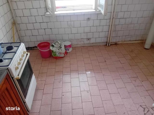 Ap 3 Cam Darmanesti 70mp etaj 2 termopan termoizolat fara inbunatairri