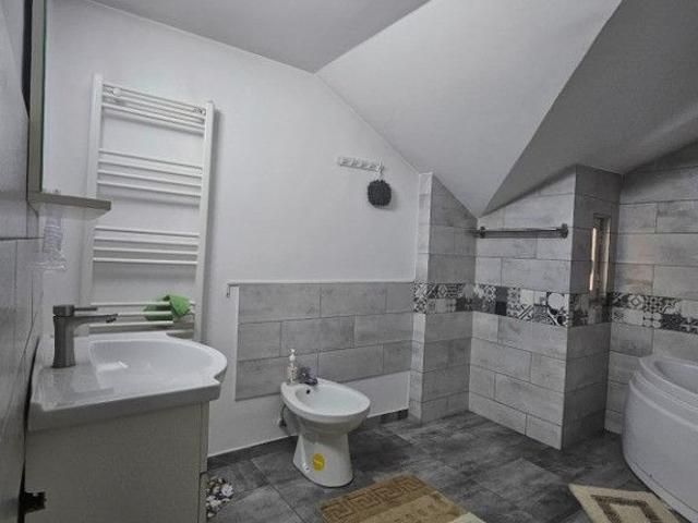 Ap 3 cam in vila, Gavana, mobilat si utilat, 400 euro
