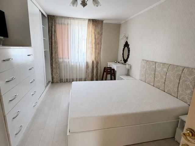 Ap. 3 camere, 80 mp, Str. Lamaitei, 470 euro/lunar