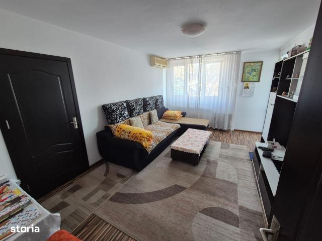 Ap 3 camere Titan Piata Miniș mobilat/utilat