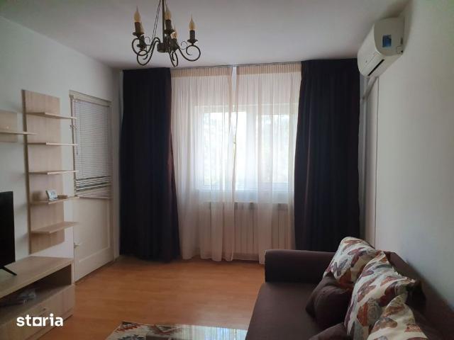 Ap. 3 camere zona 9 Mai Domnisori, cu aer conditionat si centrala et 2