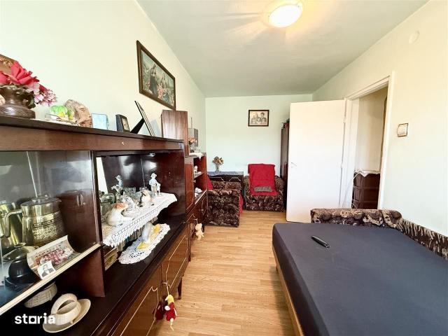 Ap. 3 camere, balcon 69 mp utili, decoamndat Vasile Aaron