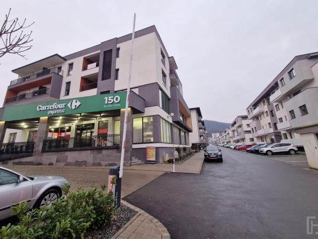 Ap 3 camere de închiriat, parcare, str Sub Cetate Floresti